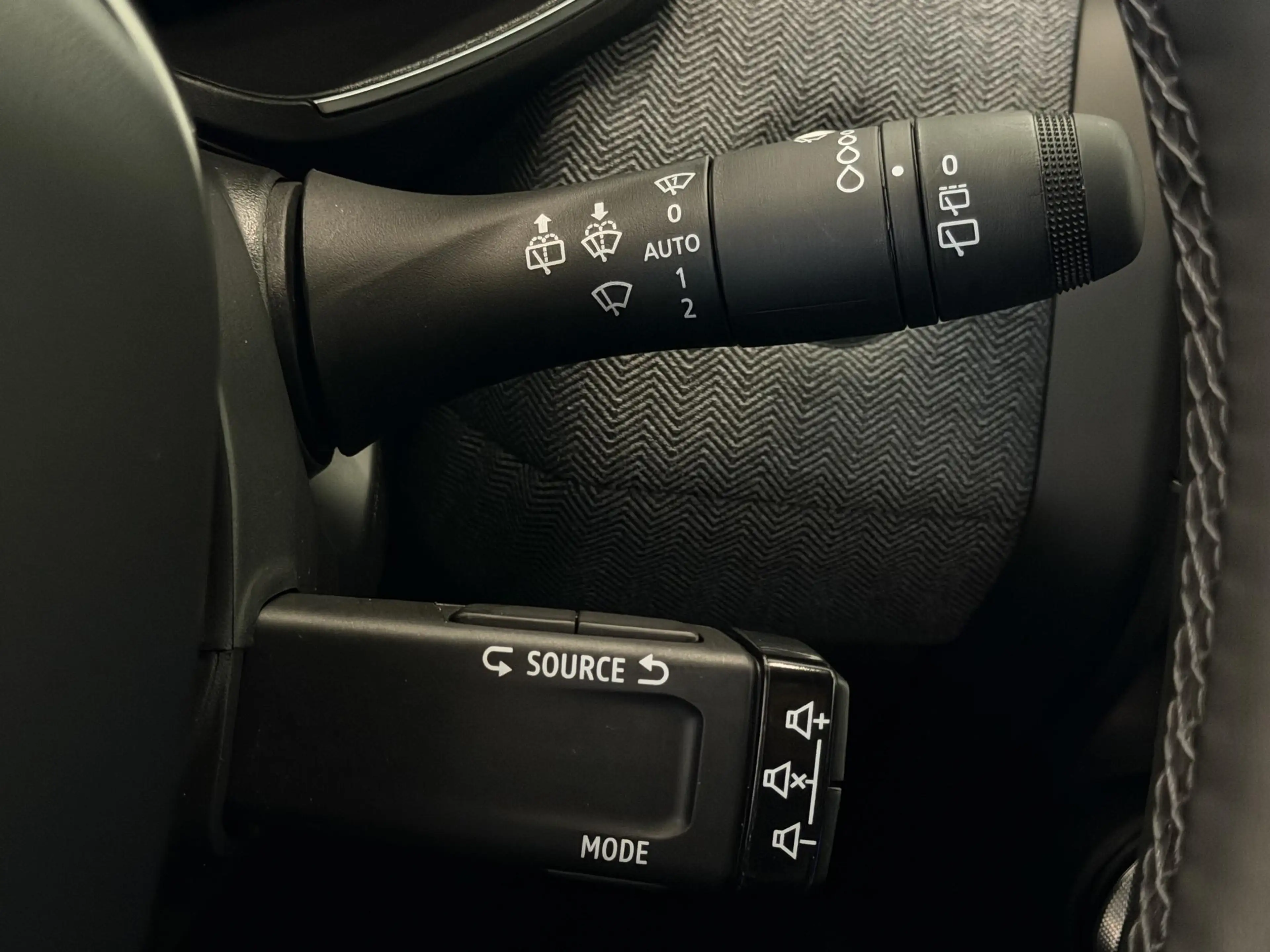 Renault Clio 1.6 E-Tech Full Hybrid 145 techno | Pack Winter | — photo 31
