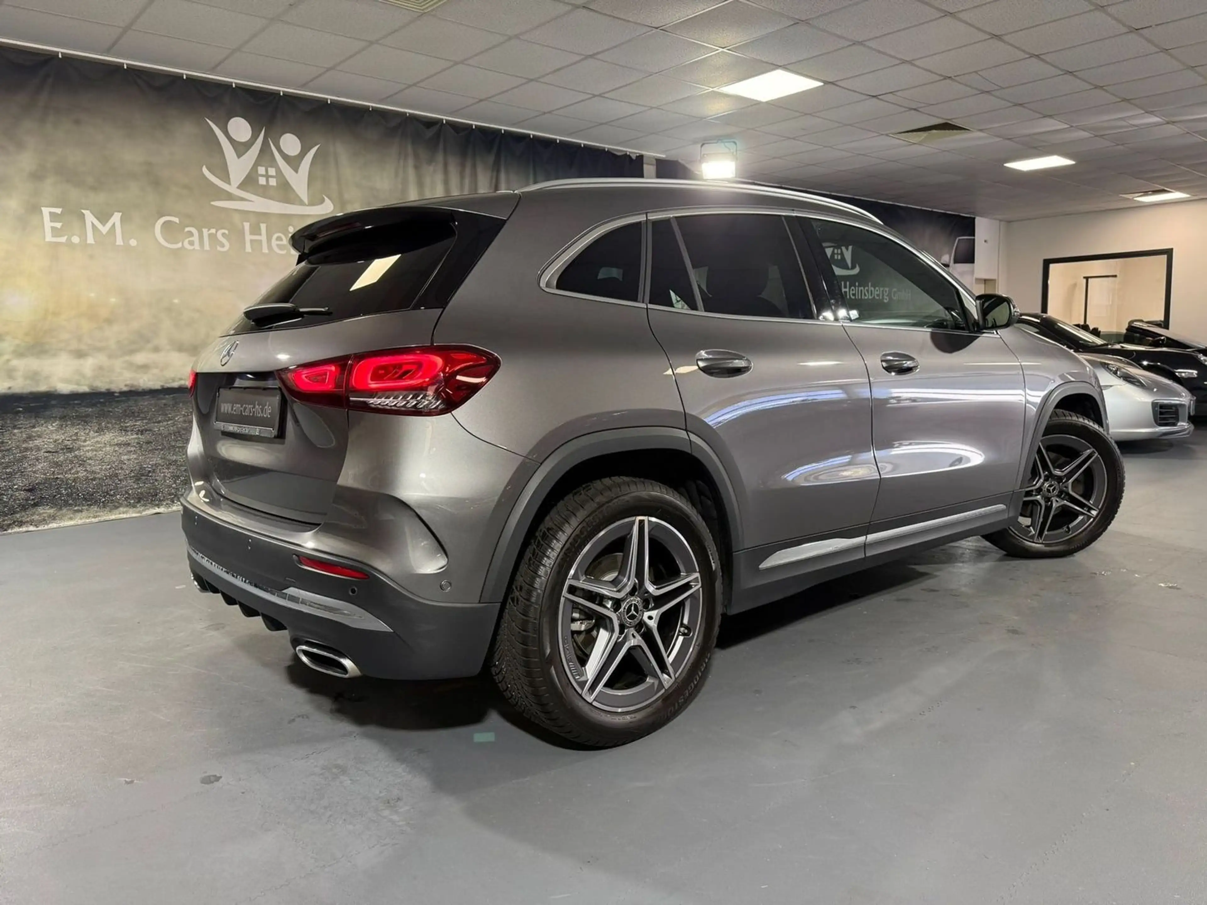 Mercedes-Benz GLA 200 4Matic AMG Line NIGHT AMBIENTE MBUX CarPlay 1.Hand — photo 6