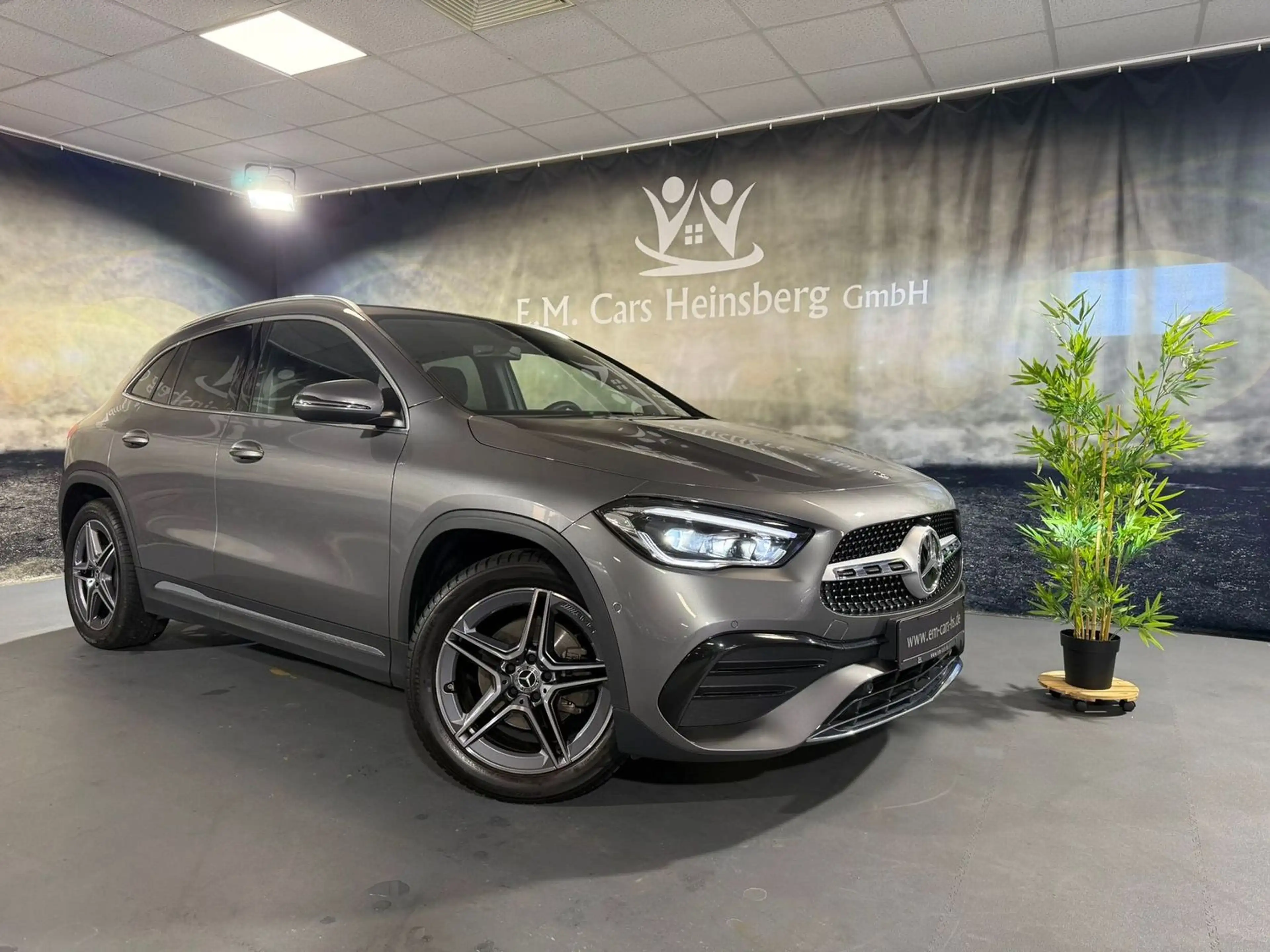 Mercedes-Benz GLA 200 4Matic AMG Line NIGHT AMBIENTE MBUX CarPlay 1.Hand
