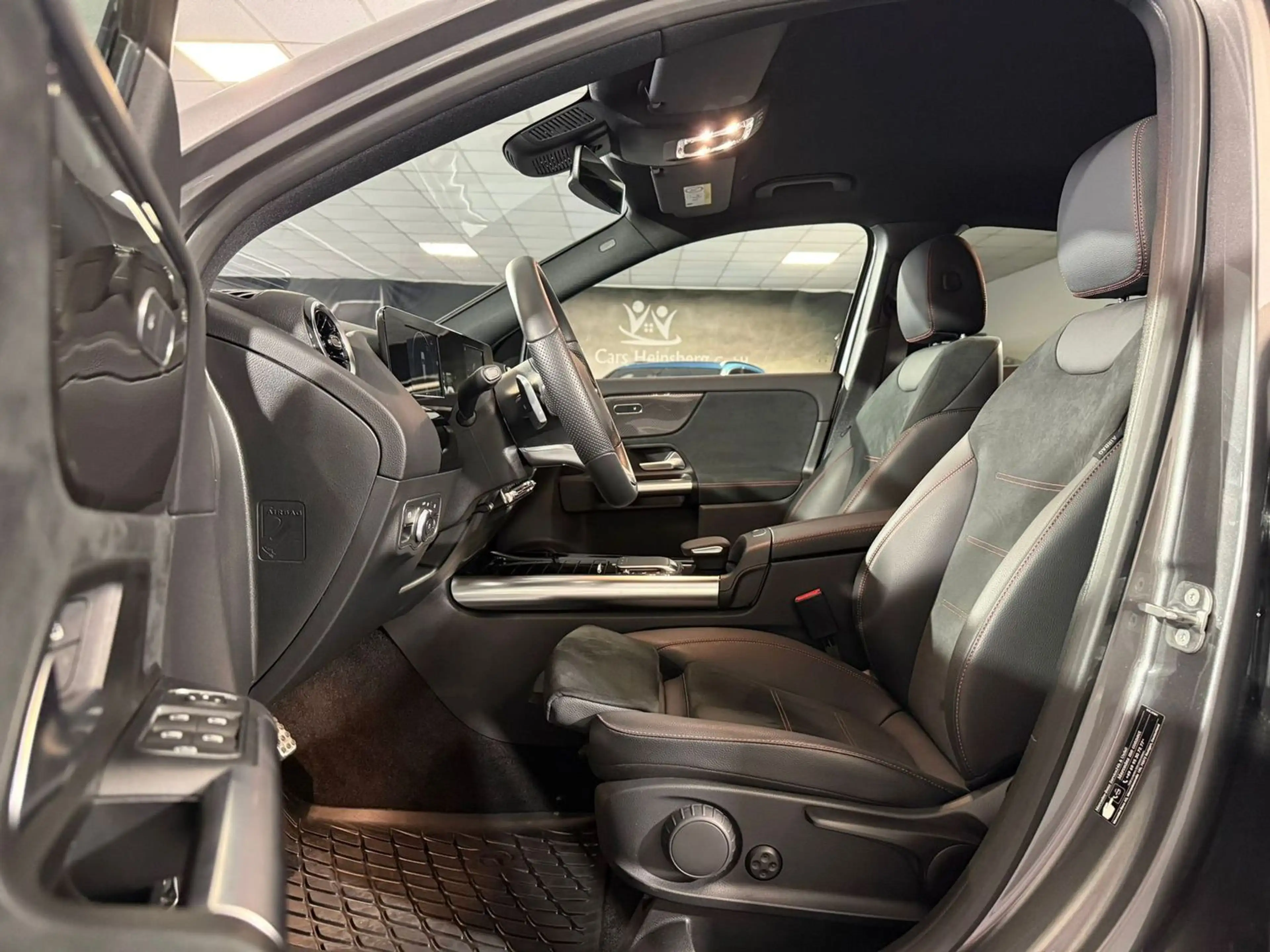 Mercedes-Benz GLA 200 4Matic AMG Line NIGHT AMBIENTE MBUX CarPlay 1.Hand — photo 7