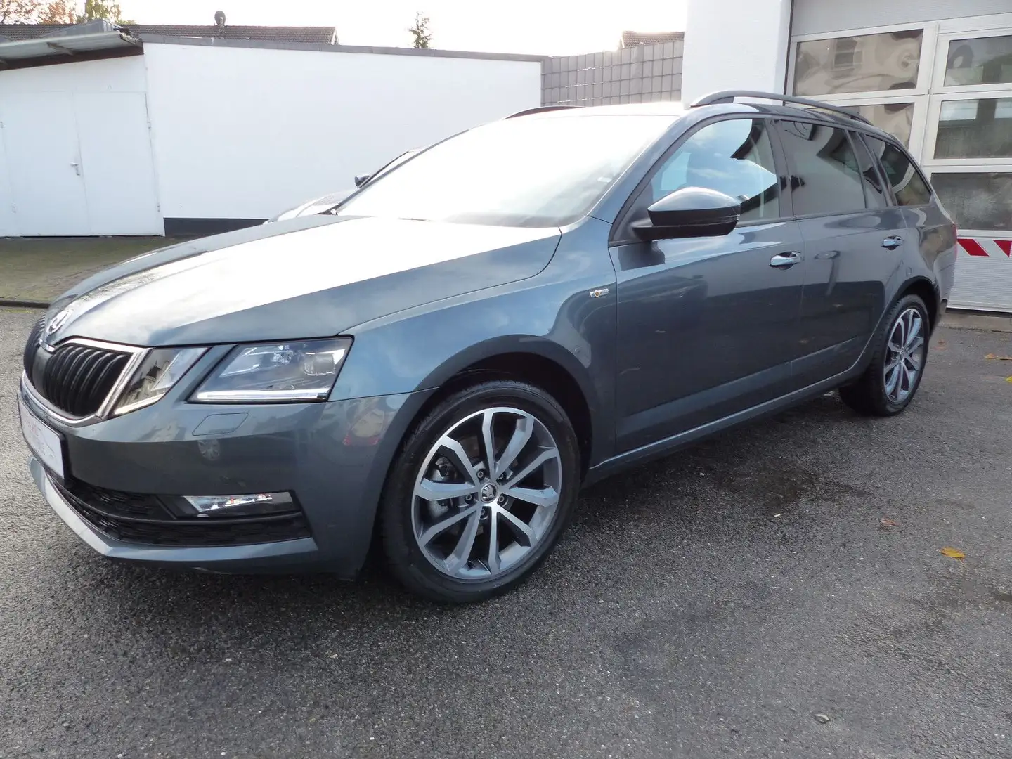 Skoda Octavia Combi Soleil, DSG, LED Grau - 1
