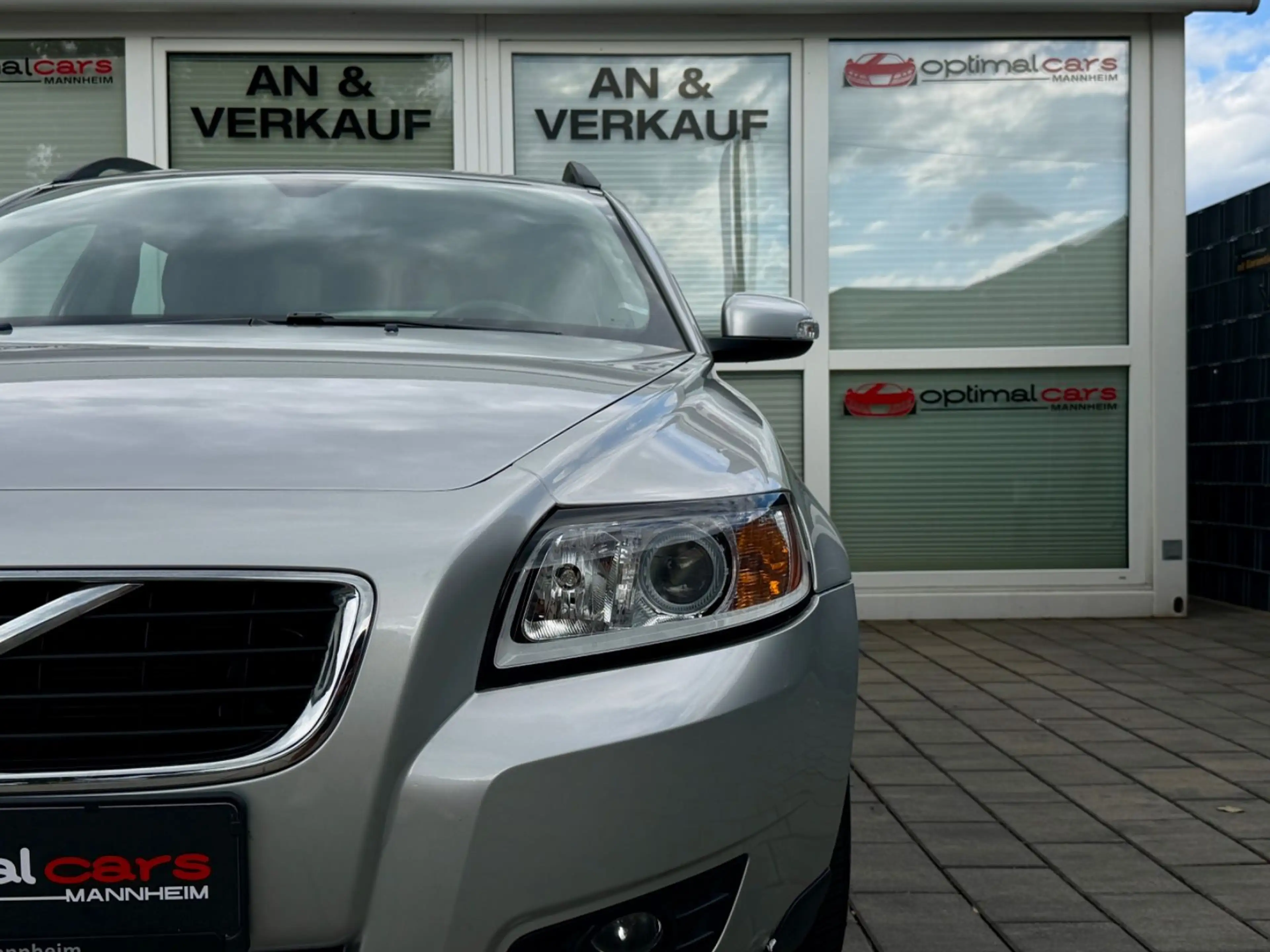 Volvo V50 Kombi 2.4 Kinetic/5 ZYLINDER/AUTM./S-DACH — photo 2