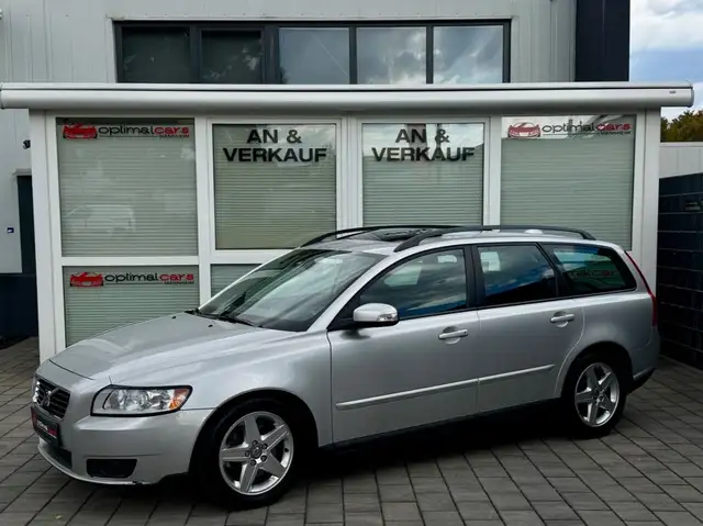 Volvo V50 Kombi 2.4 Kinetic/5 ZYLINDER/AUTM./S-DACH