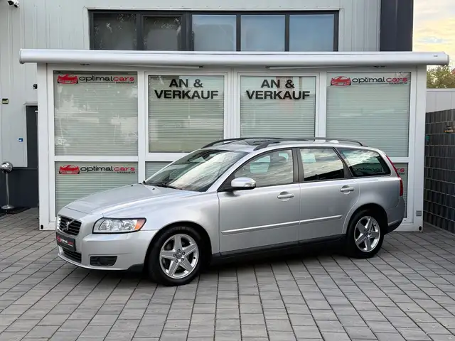Volvo V50 Kombi 2.4 Kinetic/5 ZYLINDER/AUTM./S-DACH