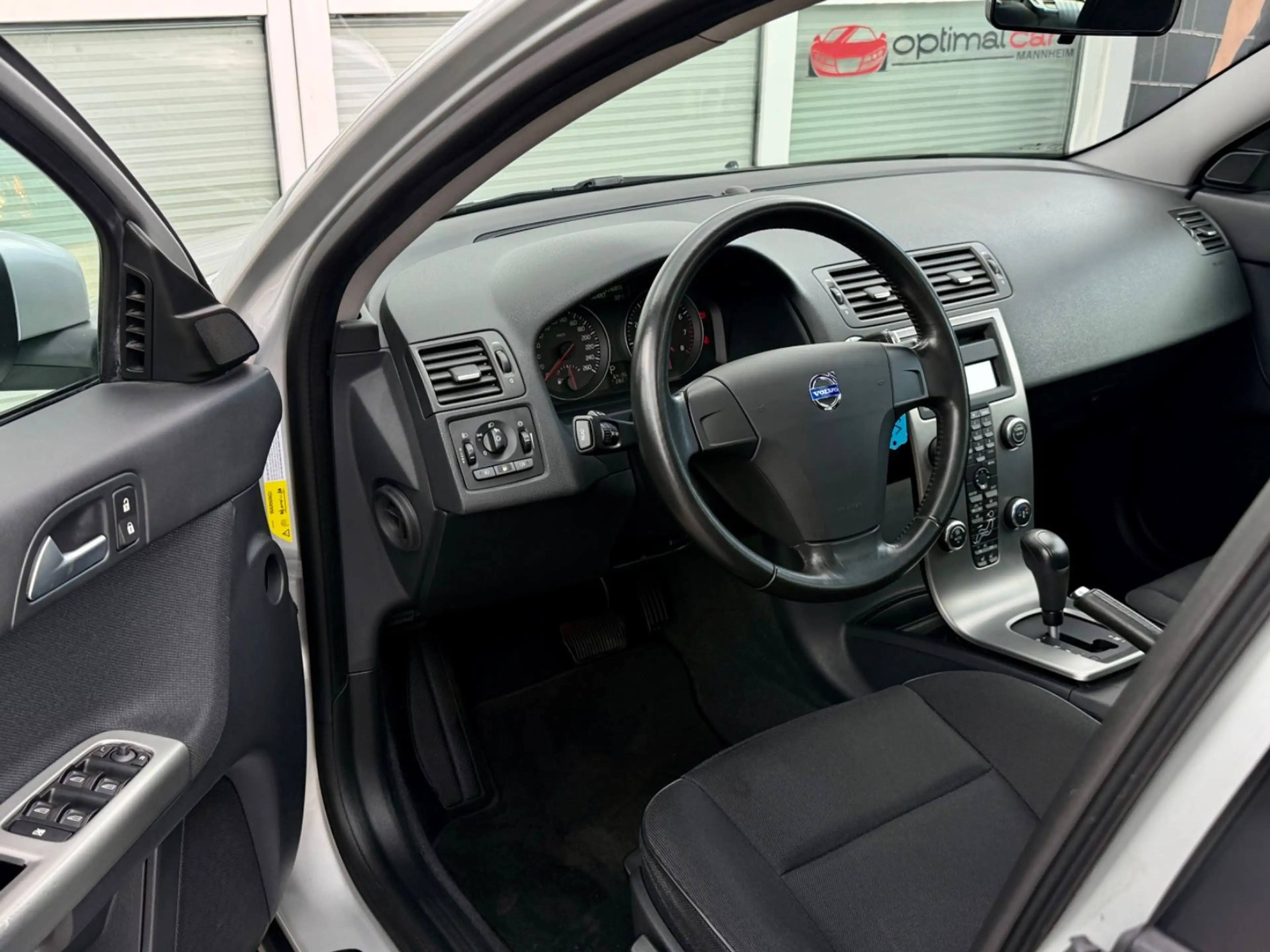 Volvo V50 Kombi 2.4 Kinetic/5 ZYLINDER/AUTM./S-DACH — photo 10