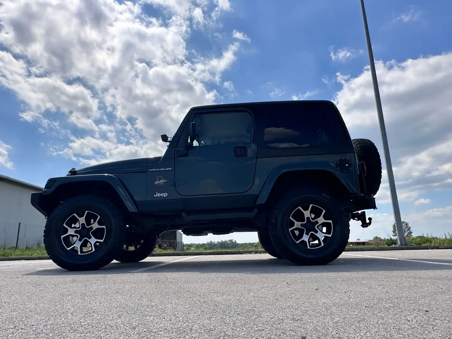 Jeep Wrangler 4.0 Sahara - 2