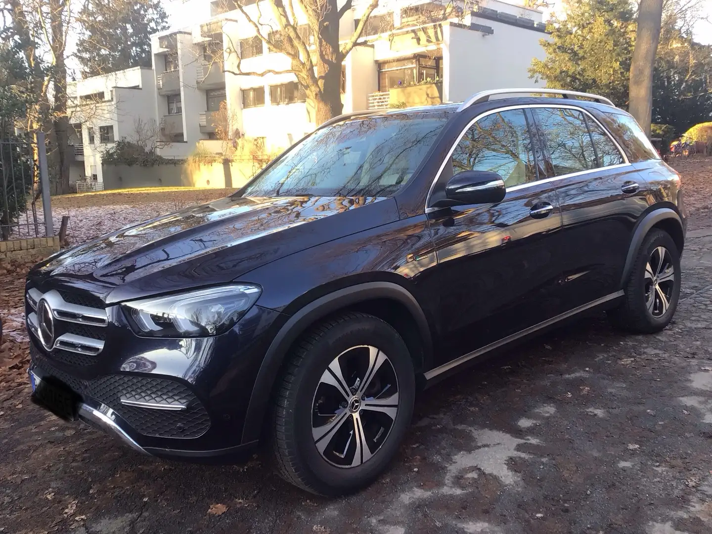 Mercedes-Benz GLE 350 4MATIC mit Luftfederung Blau - 2