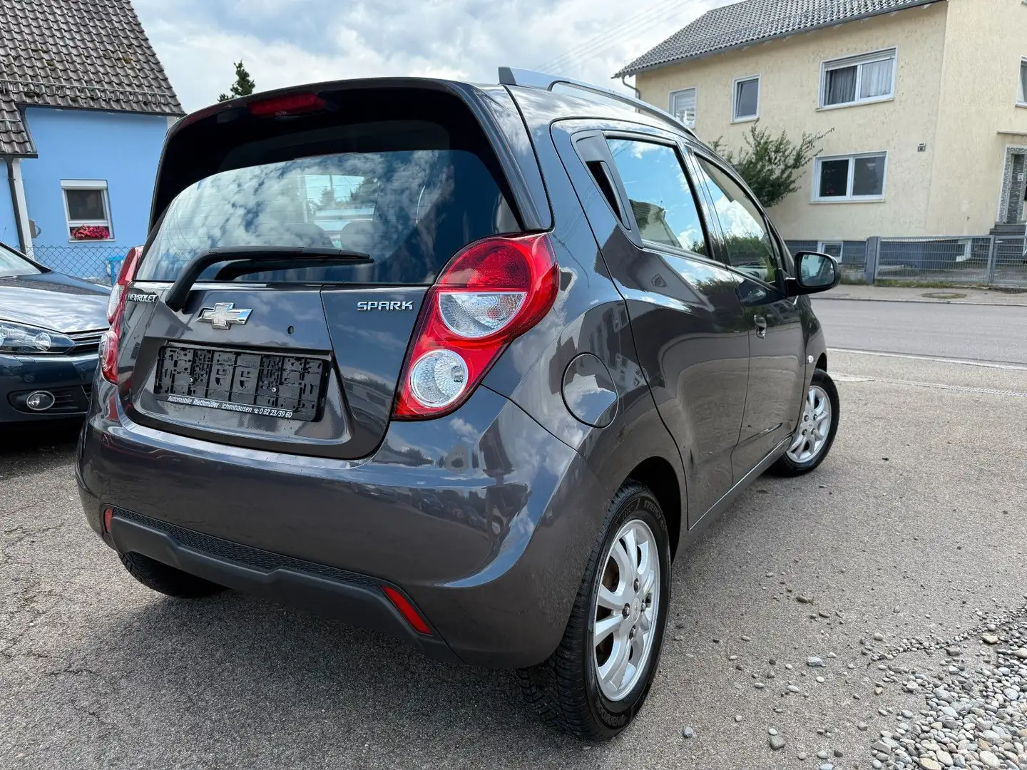 Chevrolet Spark 1.2 LT+ Finanzierung/Garantie Grey - 2