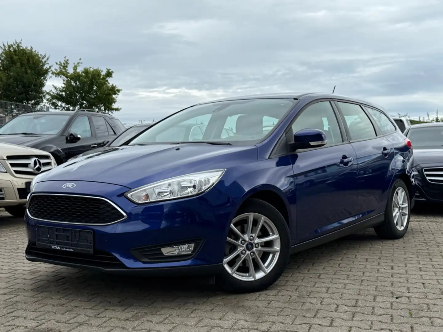 Ford Focus Business Klima PDC Bluetooth Isofix Mopf Blauw - 1