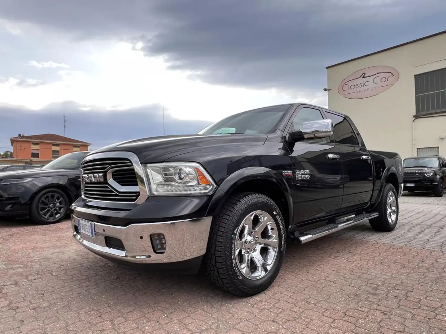 Dodge RAM CREW CAB 1500 LARAMIE GPL PRONTA CONSEG Negro - 1