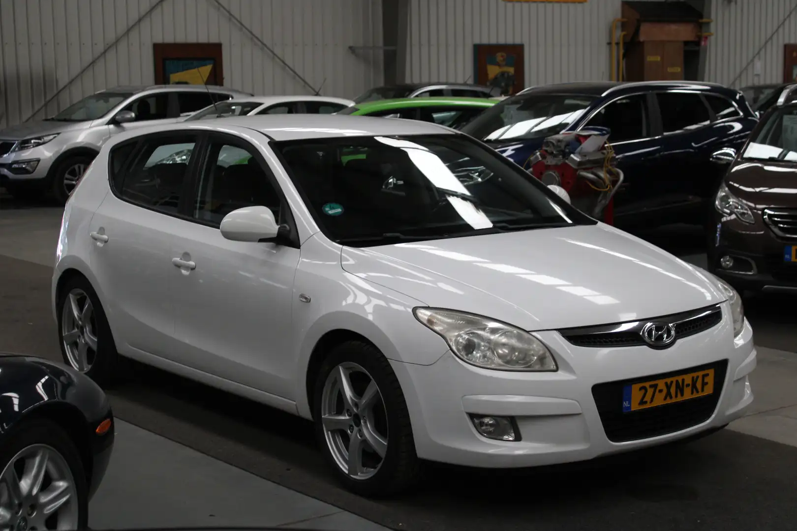 Hyundai i30 1.6i Dynamic Luxe Airco, Isofix, Stuurbekrachtigin Wit - 2