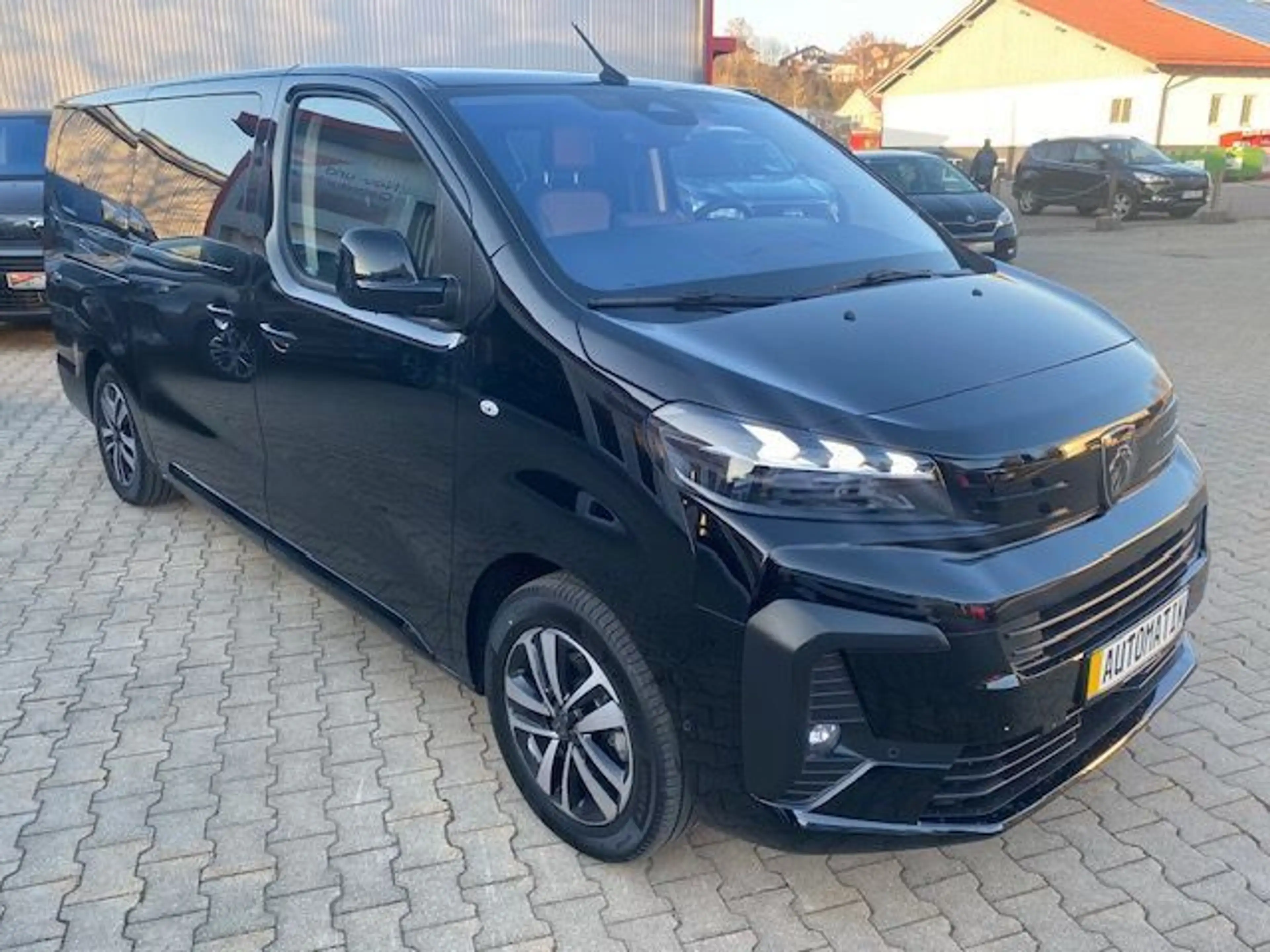 Peugeot Traveller Allure 2,2 L3 8-Sitze Navi Pano Webast — photo 15