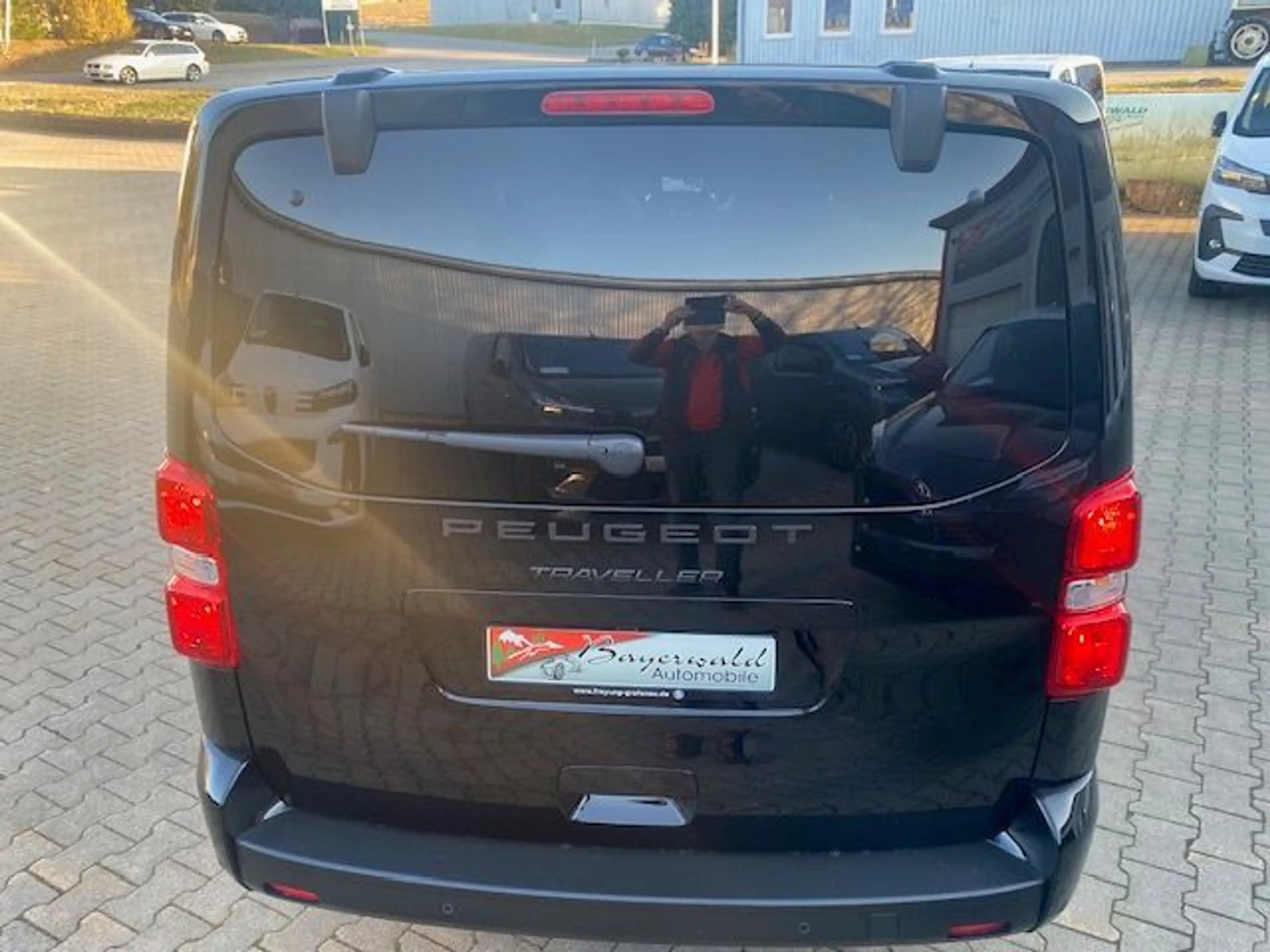 Peugeot Traveller Allure 2,2 L3 8-Sitze Navi Pano Webast — photo 12
