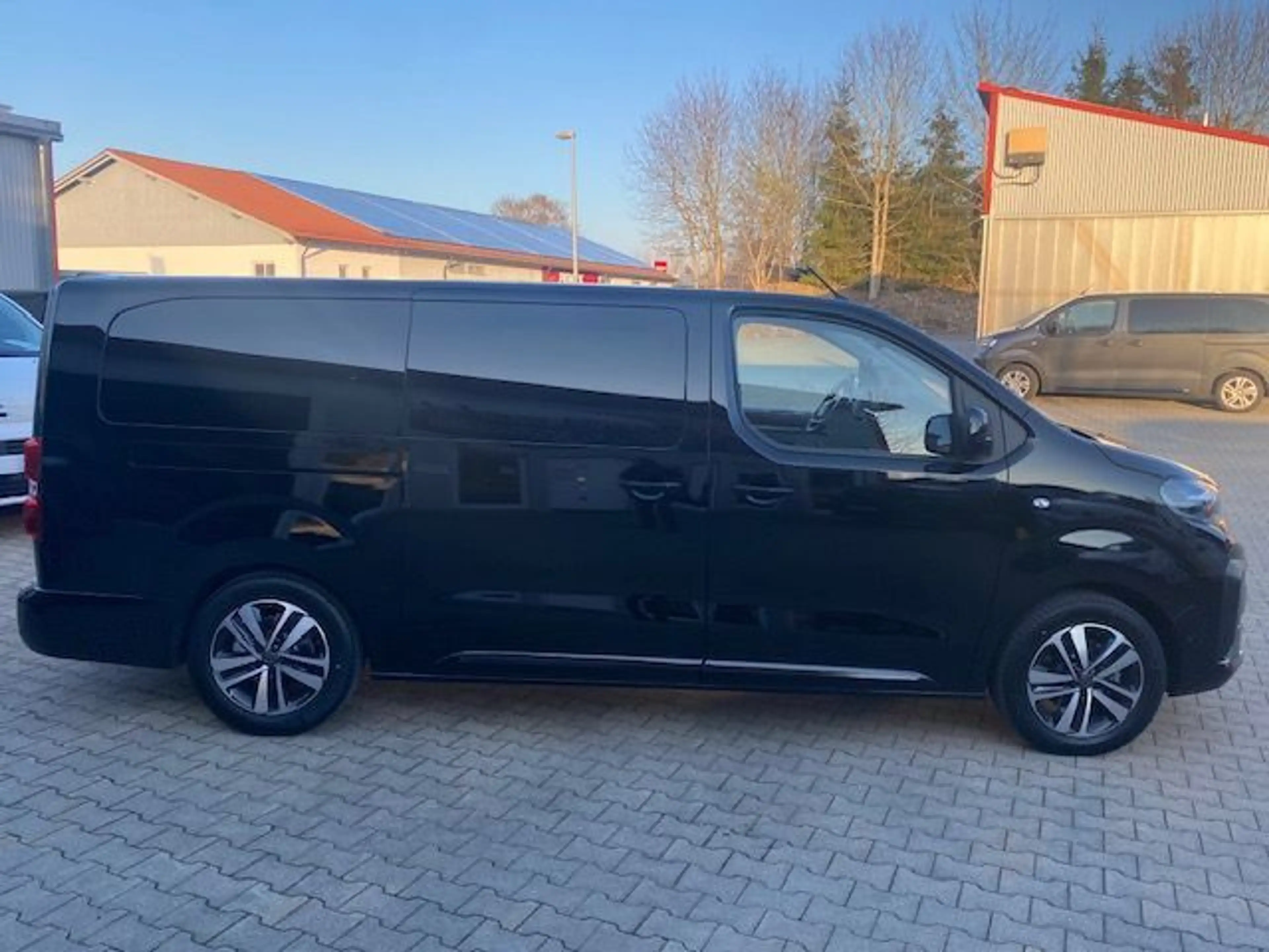 Peugeot Traveller Allure 2,2 L3 8-Sitze Navi Pano Webast — photo 14