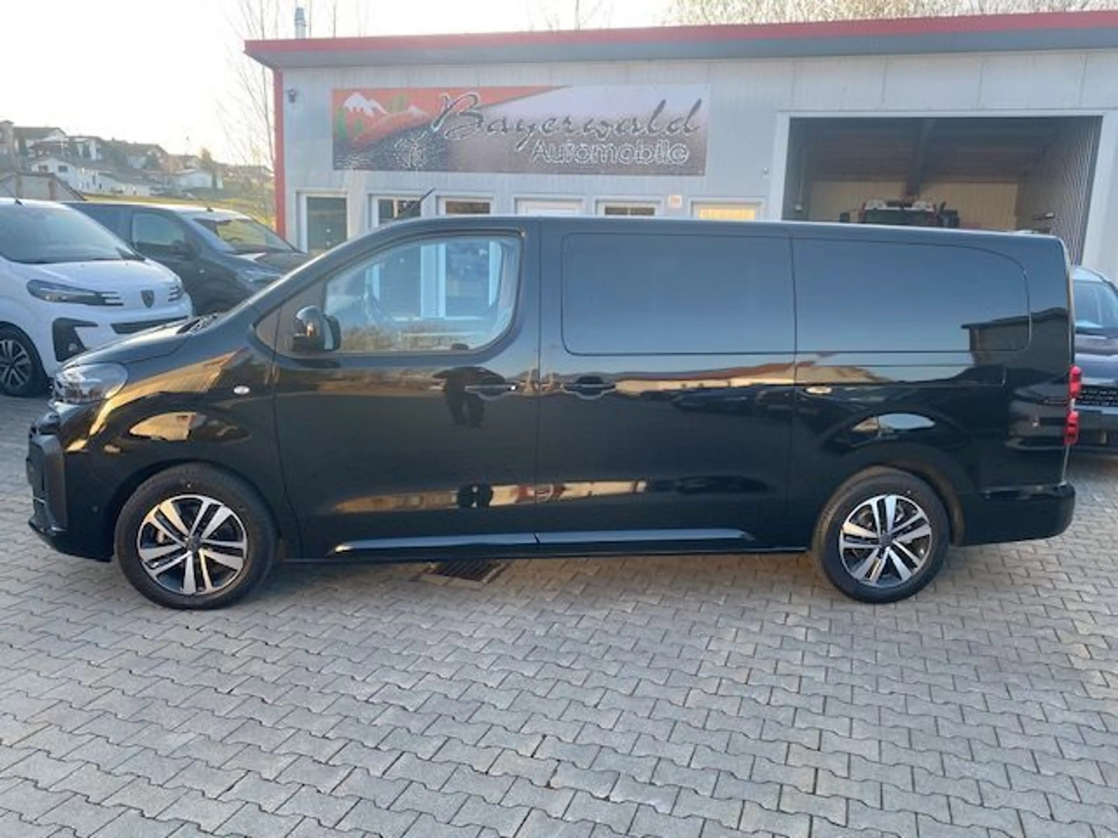 Peugeot Traveller Allure 2,2 L3 8-Sitze Navi Pano Webast — photo 10