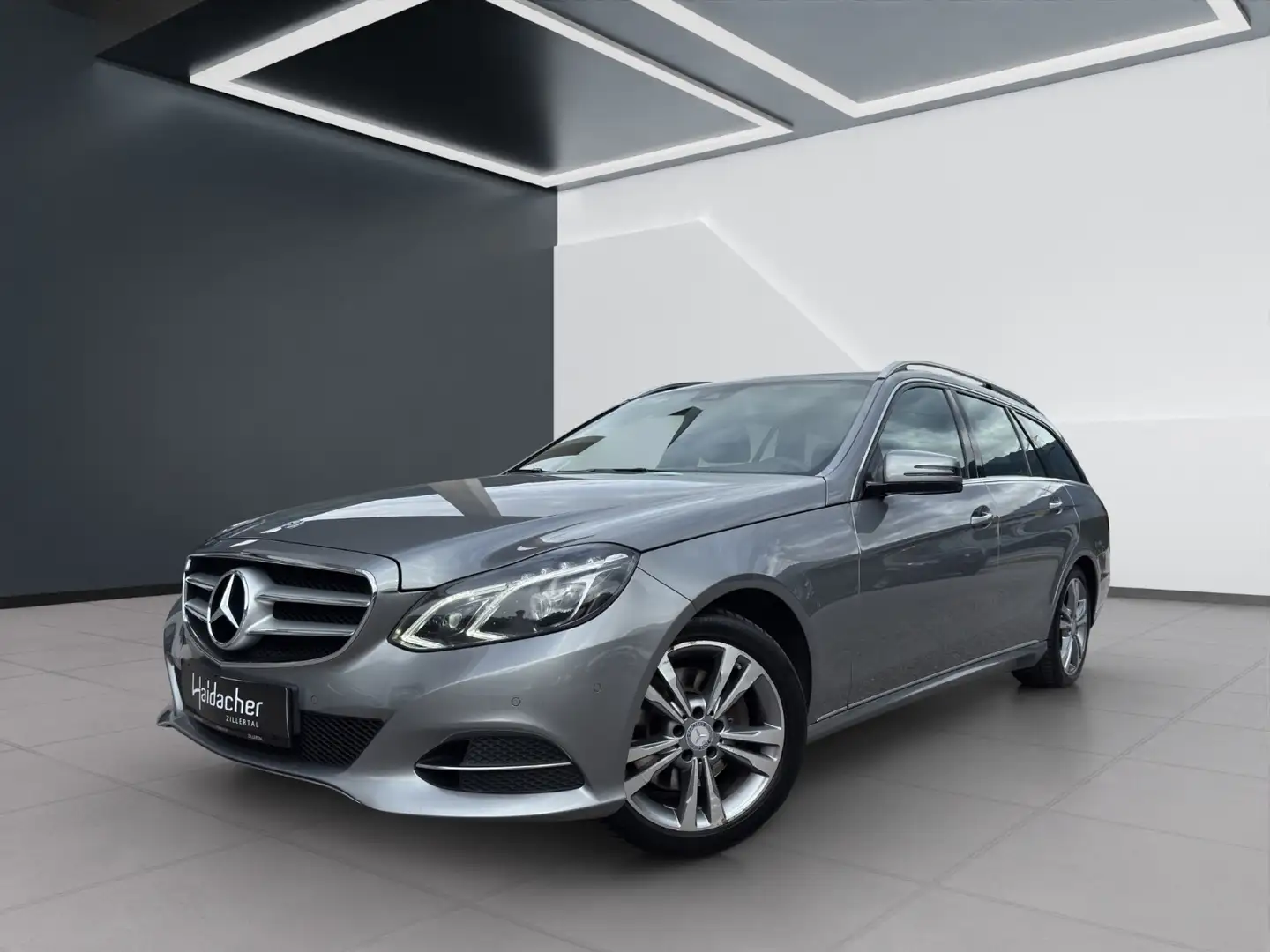 Mercedes-Benz E 250 BlueTEC 4MATIC T-Modell Sportpaket Klima Grau - 2