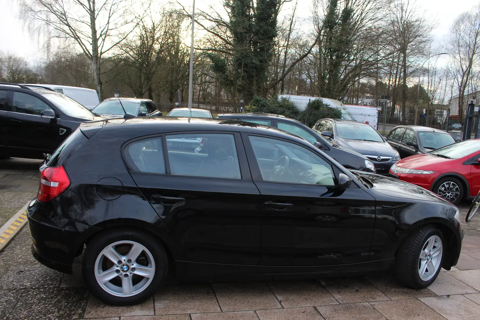 BMW 116 116i Zwart - 2
