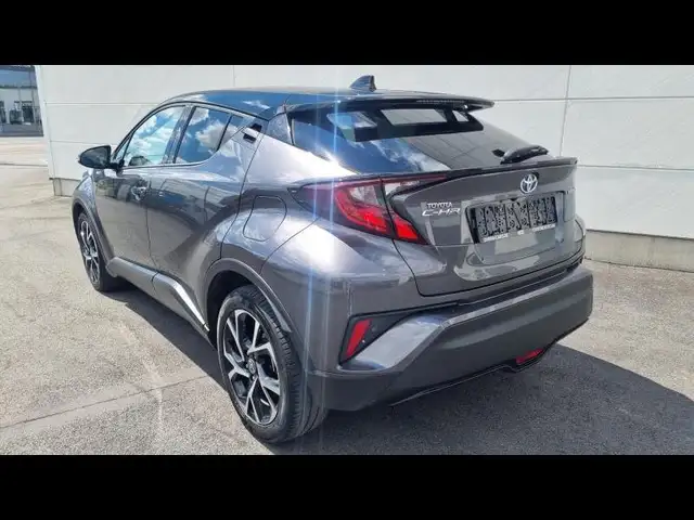 Toyota C-HR view 5