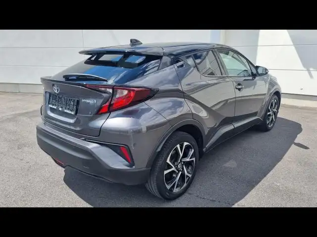 Toyota C-HR view 6