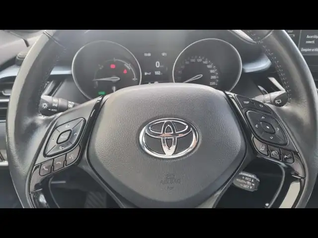 Toyota C-HR view 13