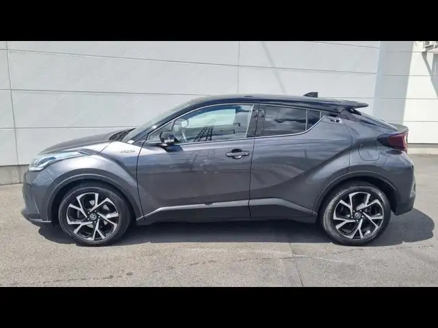 Toyota C-HR view 4