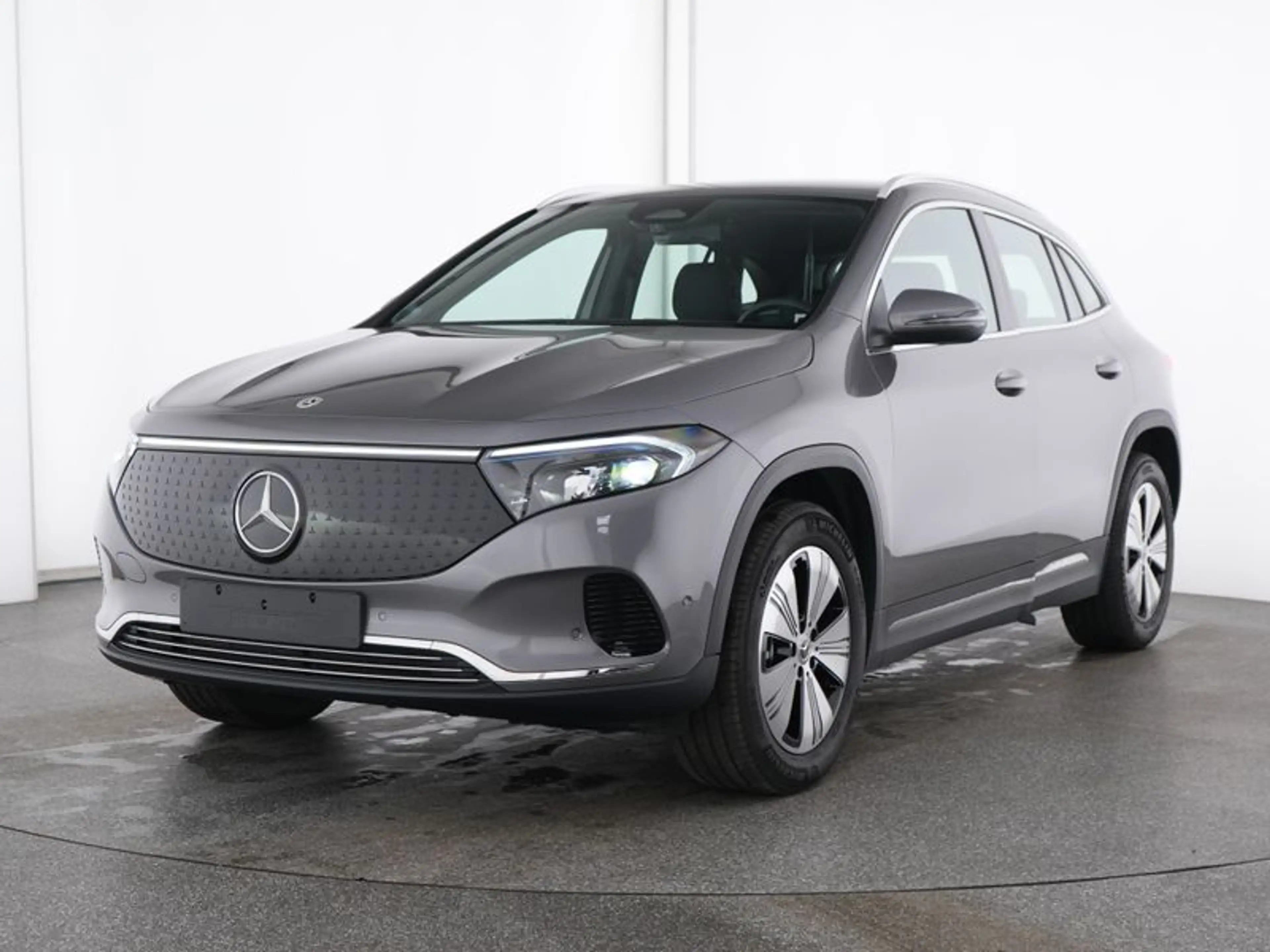 Mercedes-Benz EQA 250 ACC AUT Kam. KlimaA LED LM Navi PDC SHZ — photo 2