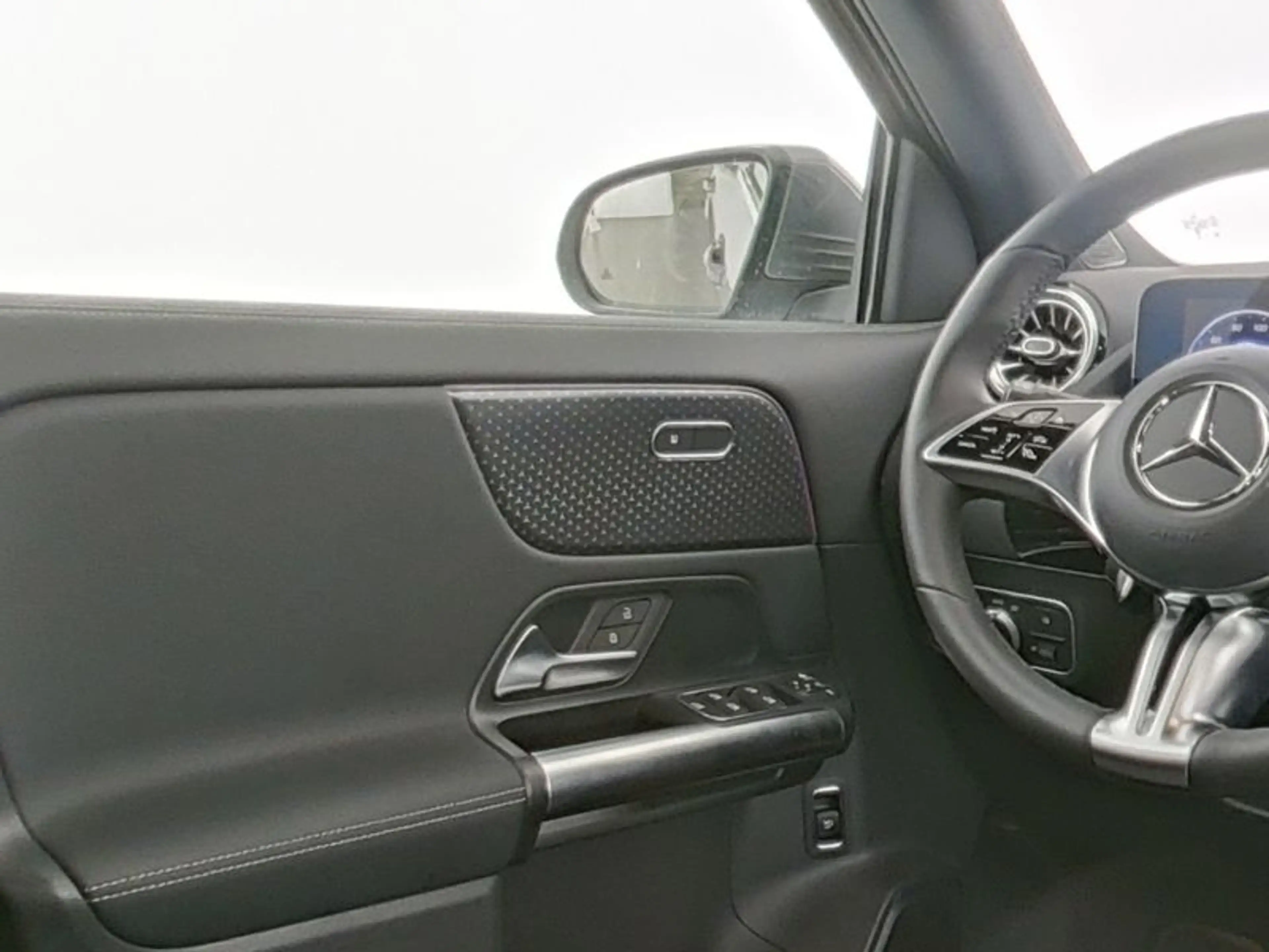 Mercedes-Benz EQA 250 ACC AUT Kam. KlimaA LED LM Navi PDC SHZ — photo 9