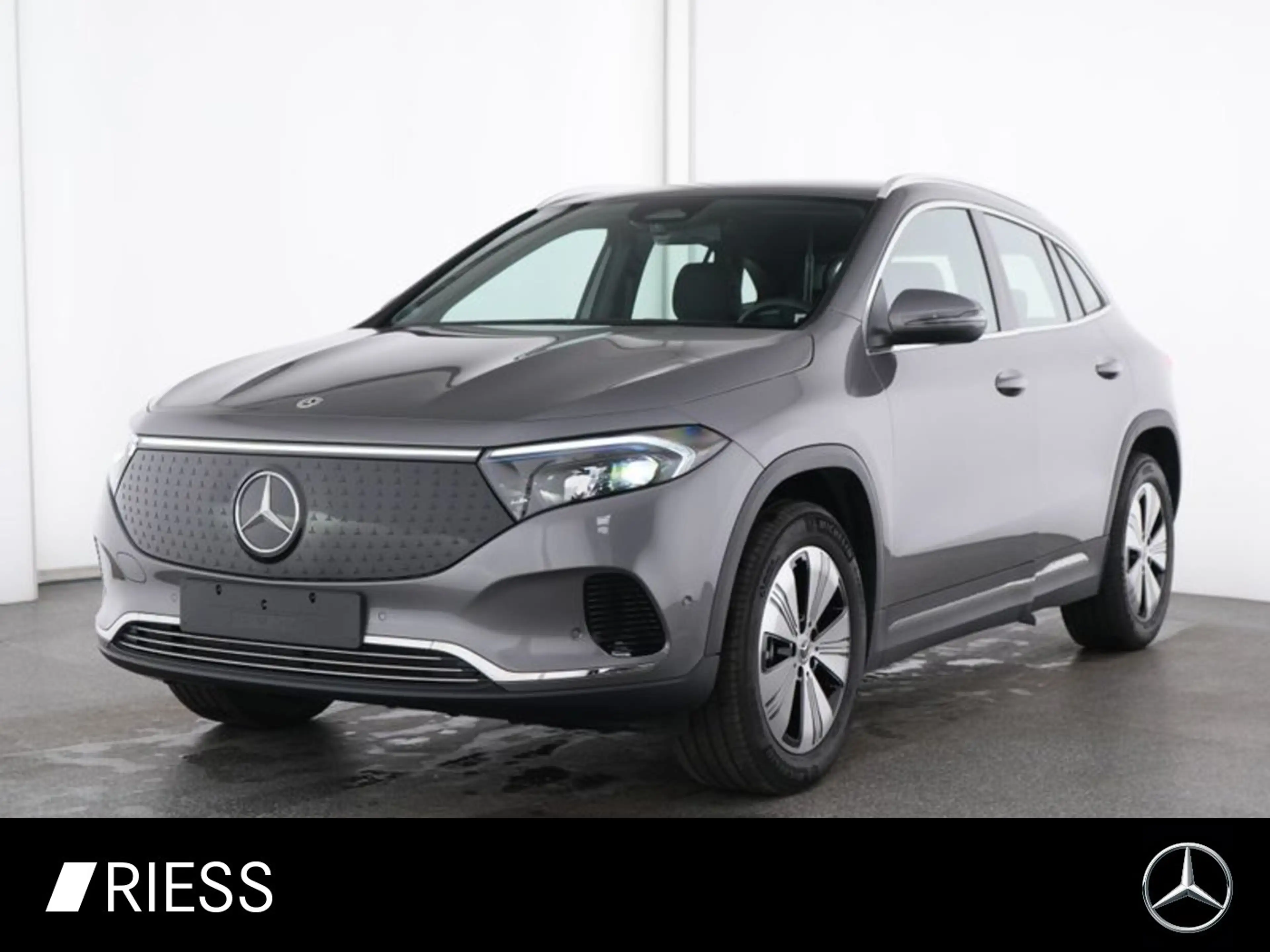 Mercedes-Benz EQA 250 ACC AUT Kam. KlimaA LED LM Navi PDC SHZ
