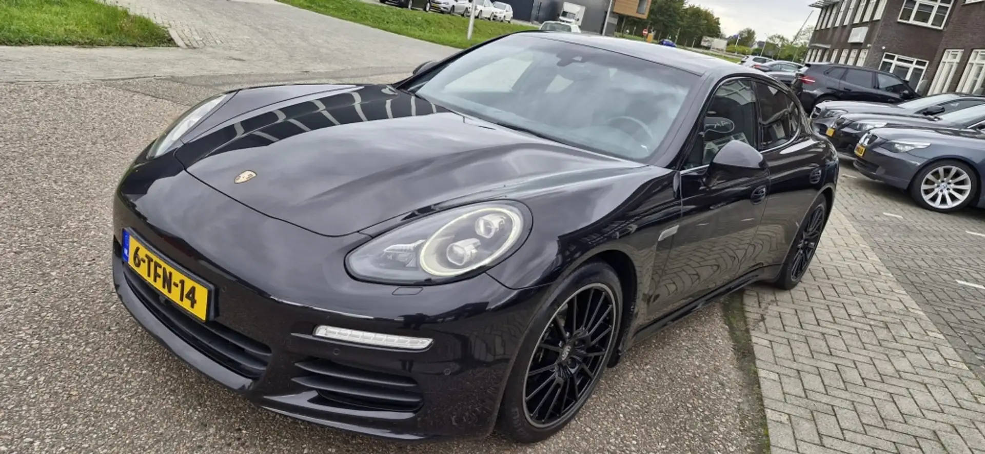 Porsche Panamera 3.0 S E-Hybrid Facelift Dealer onderhouden Zwart - 1