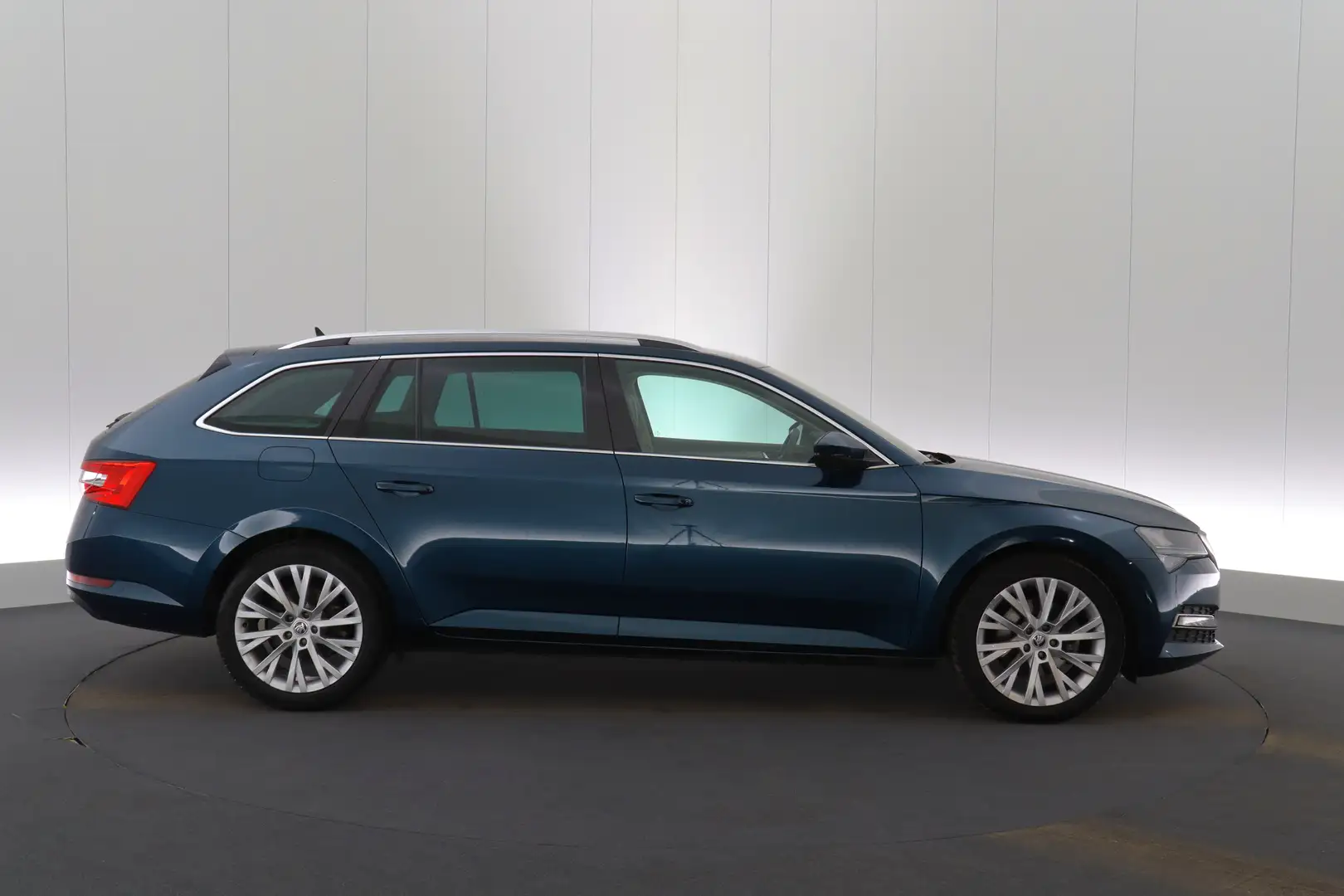 Skoda Superb Combi 1.5 TSI ACT Style DSG Corporate+ LEDER/ALCAN Bleu - 2