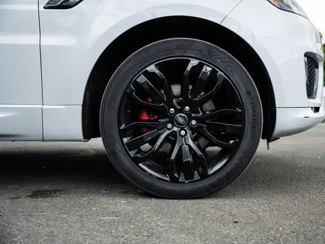 Land Rover Range Rover Sport view 12