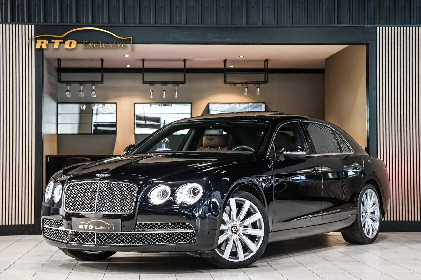 Bentley Flying Spur 4.0 V8|Massage V+A|ACC|Multimedia achter Schwarz - 1