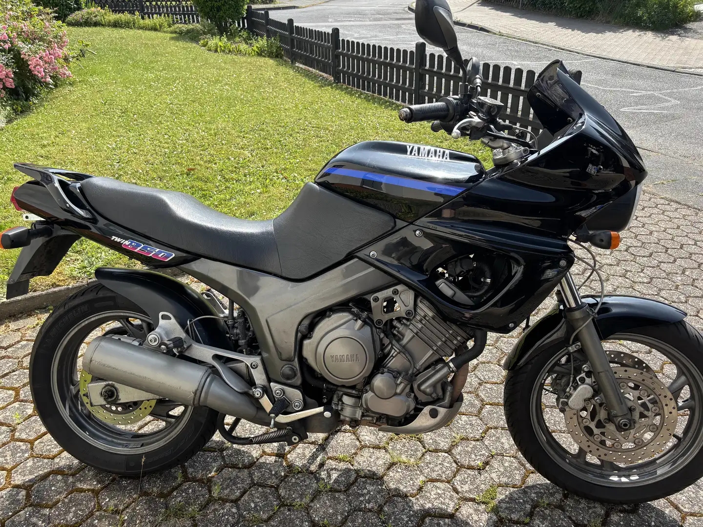 Yamaha TDM 850 3VD - 1