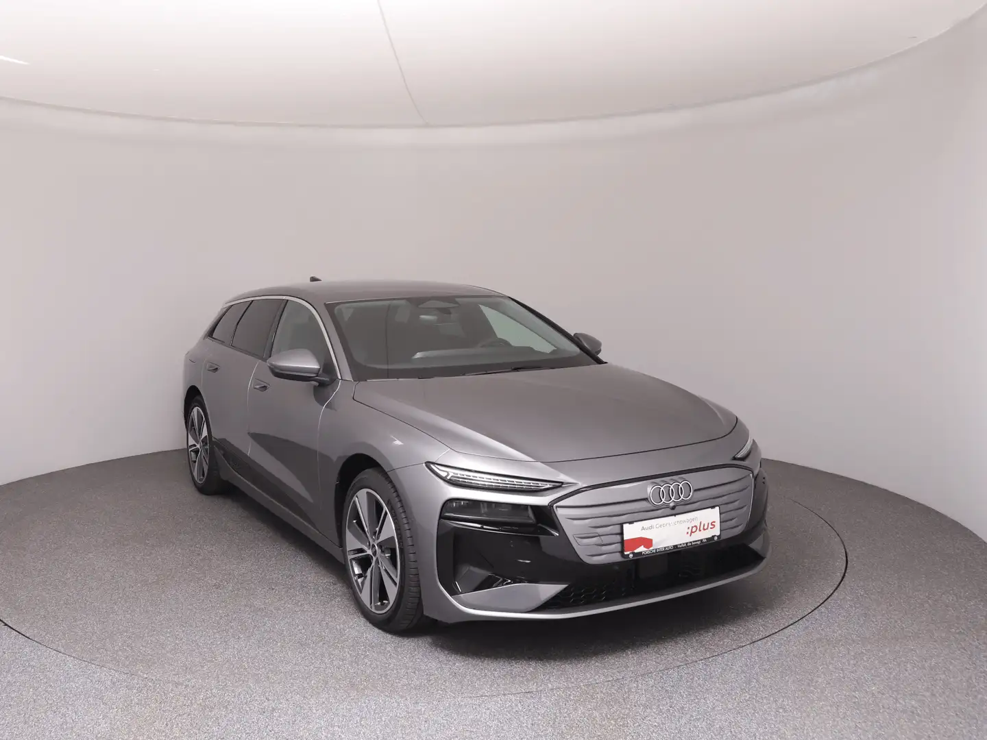 Audi A6 e-tron Grau - 2