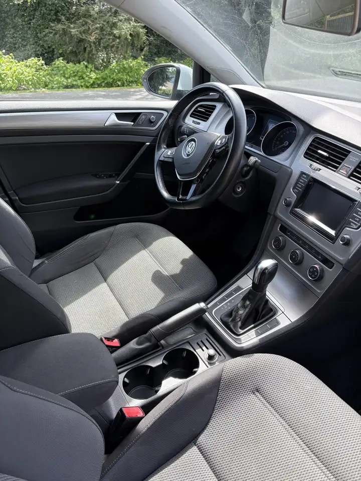 Volkswagen Golf снимка Volkswagen Golf