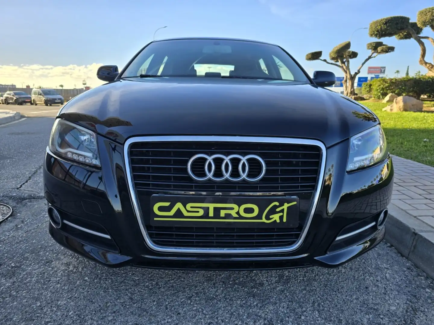 Audi A3 Sportback 1.6TDI Ambition 105 Schwarz - 2