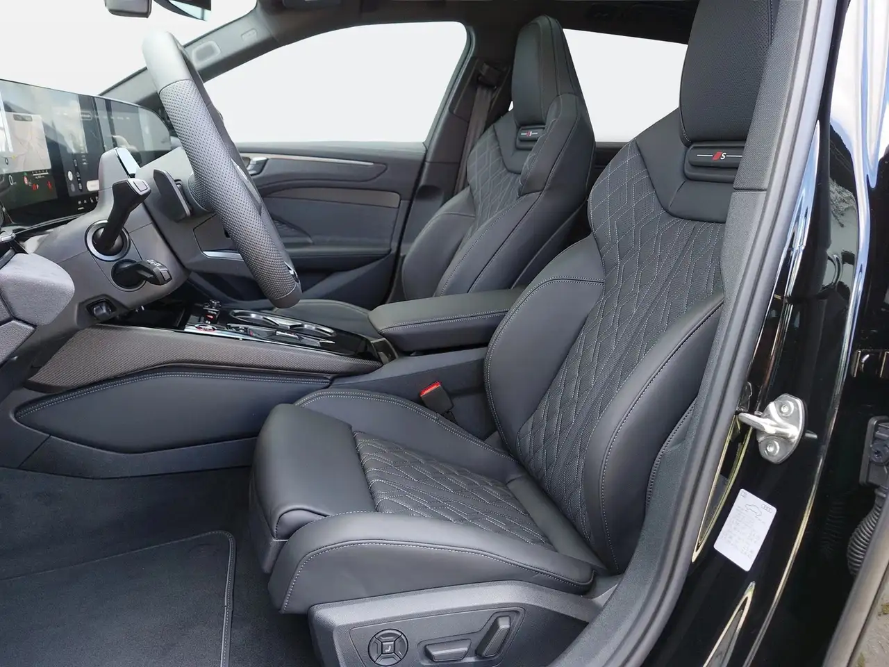 2026 Audi A6 allroad TDI quattro 220 kW S tronic HUD Pano, photograph 10