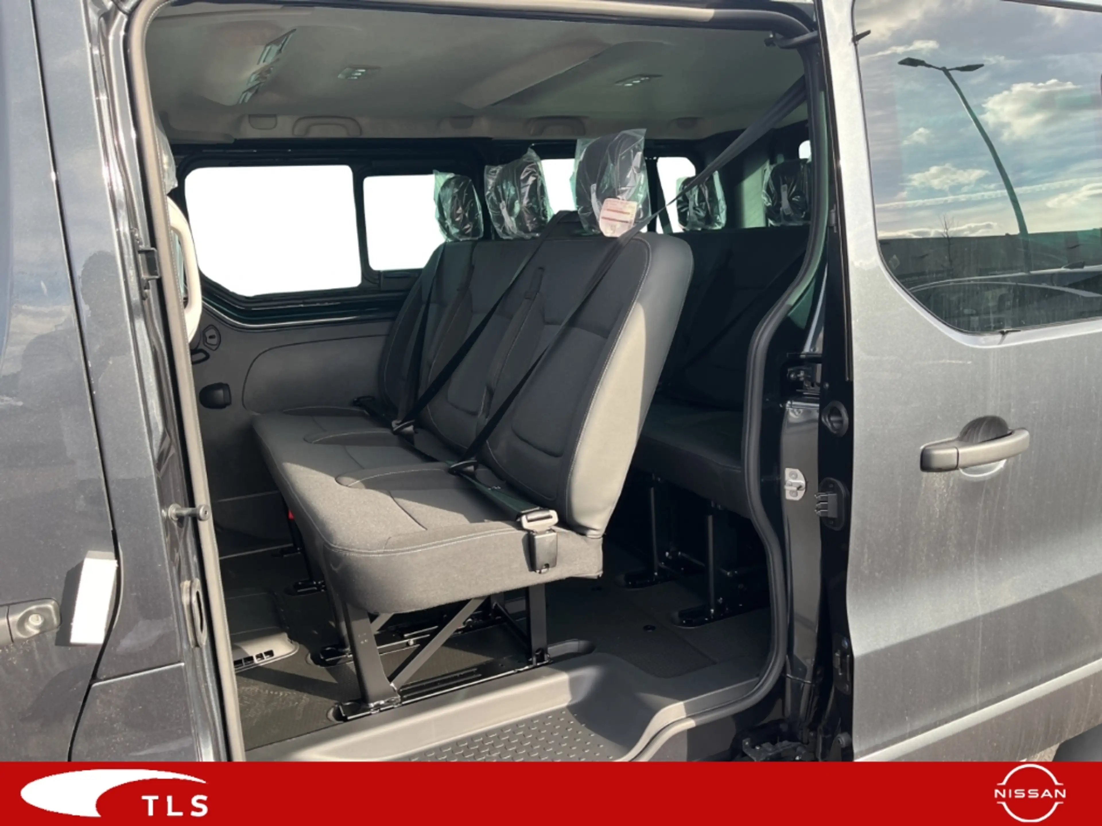 Nissan Primastar Kombi L1H1 2,8t Tekna 2 Navi 360 Kamera LED Apple — photo 11