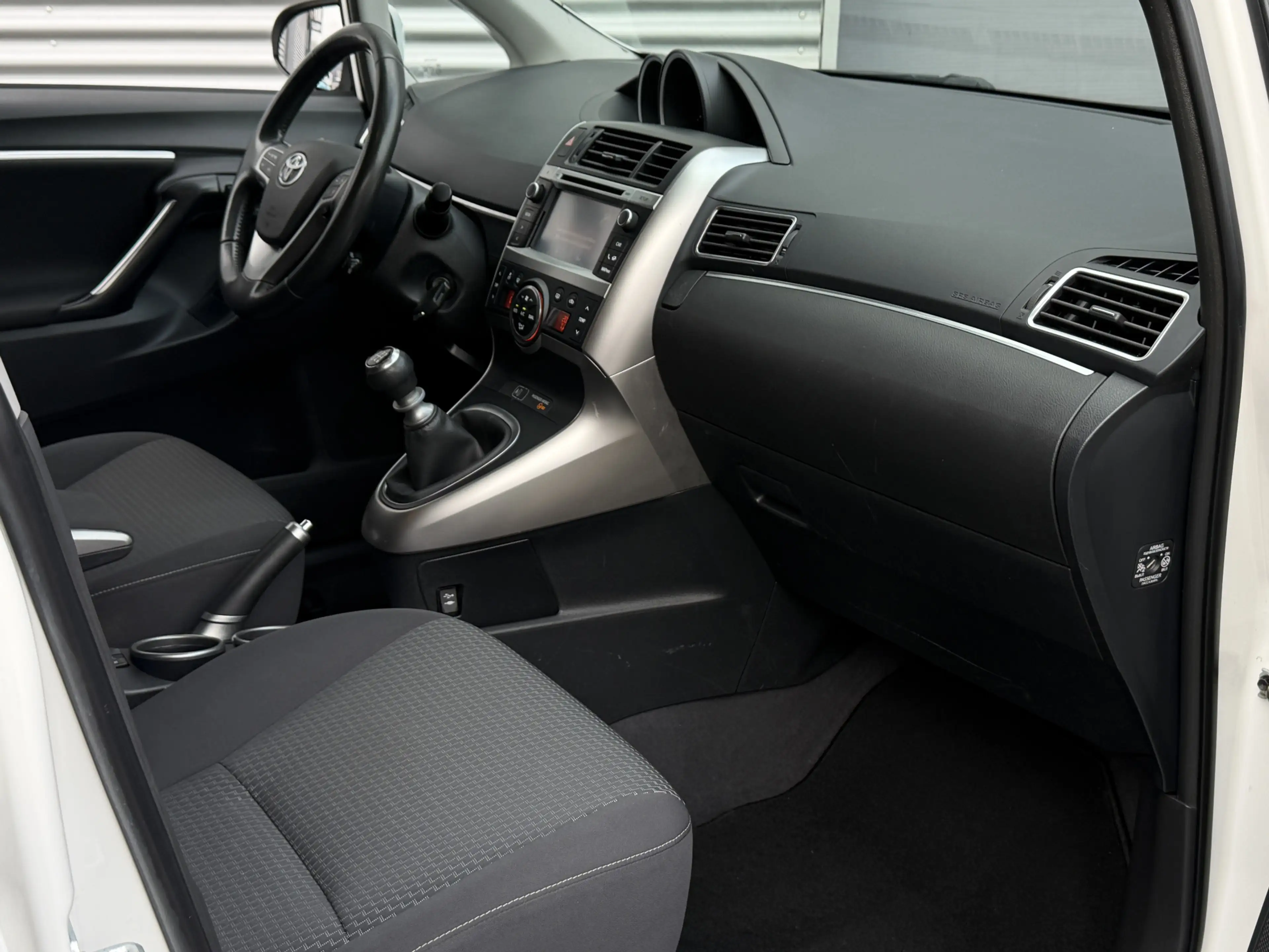 Toyota Verso 2.0 D-4D Business I Grijs Kenteken I Navi I Camera — photo 6