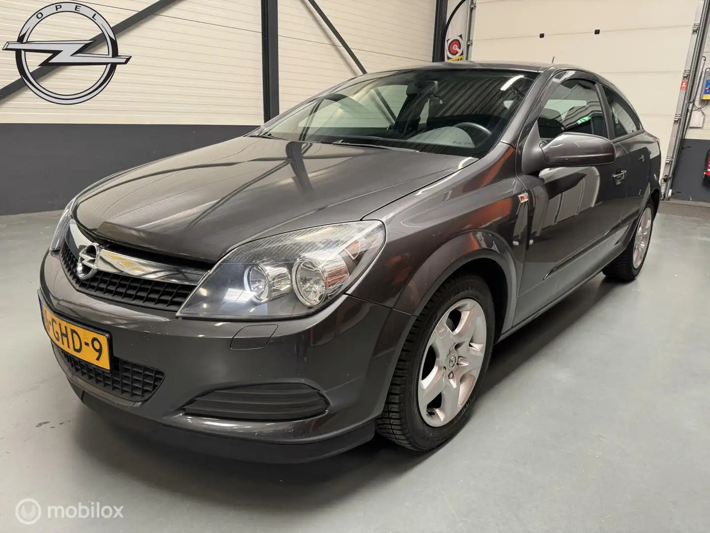 Opel Astra GTC 1.6 115PK Business Airco|PDC|NL-Auto! Grigio - 1