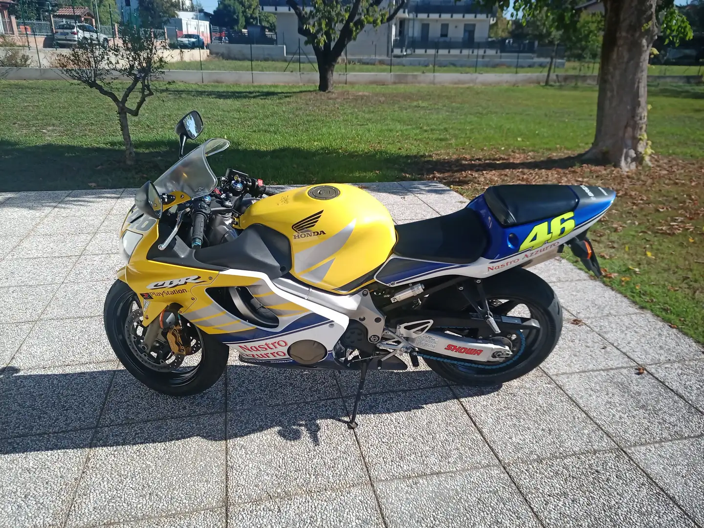 Honda CBR 600 Valentino Rossi replica Jaune - 1