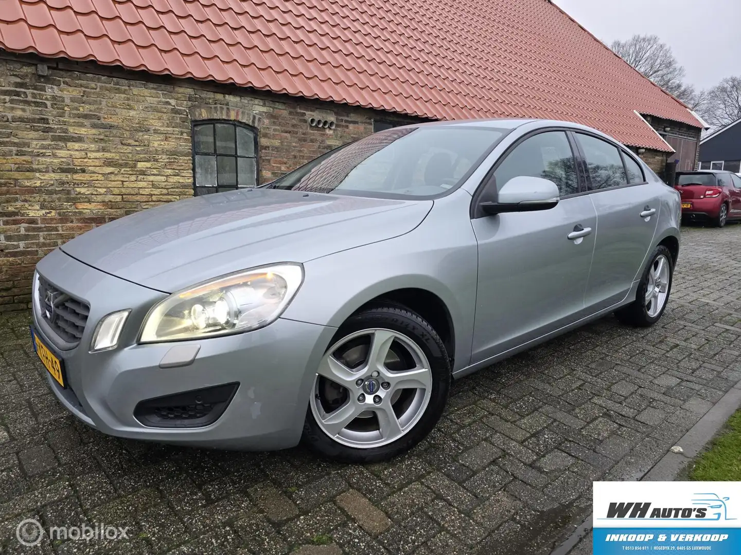 Volvo S60 1.6 T3 Momentum | Xenon | Camera | Trekhaak Grijs - 1