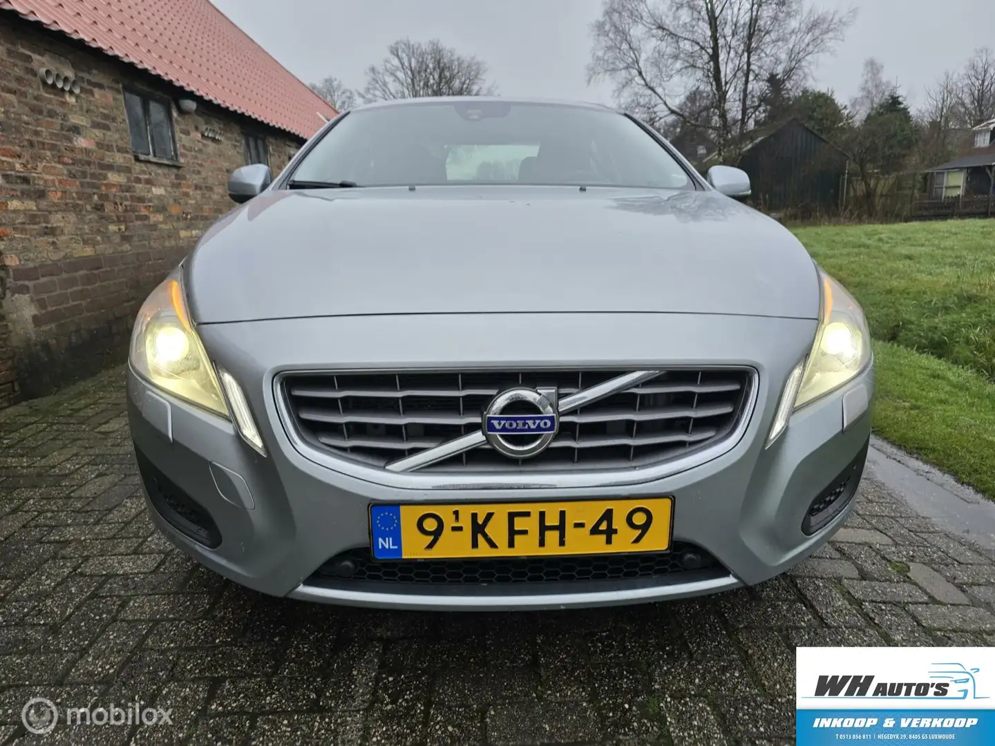 Volvo S60 1.6 T3 Momentum | Xenon | Camera | Trekhaak Grijs - 2