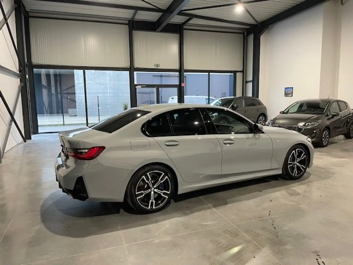 BMW 318 M-Pack Facelift met Garantie Gris - 2