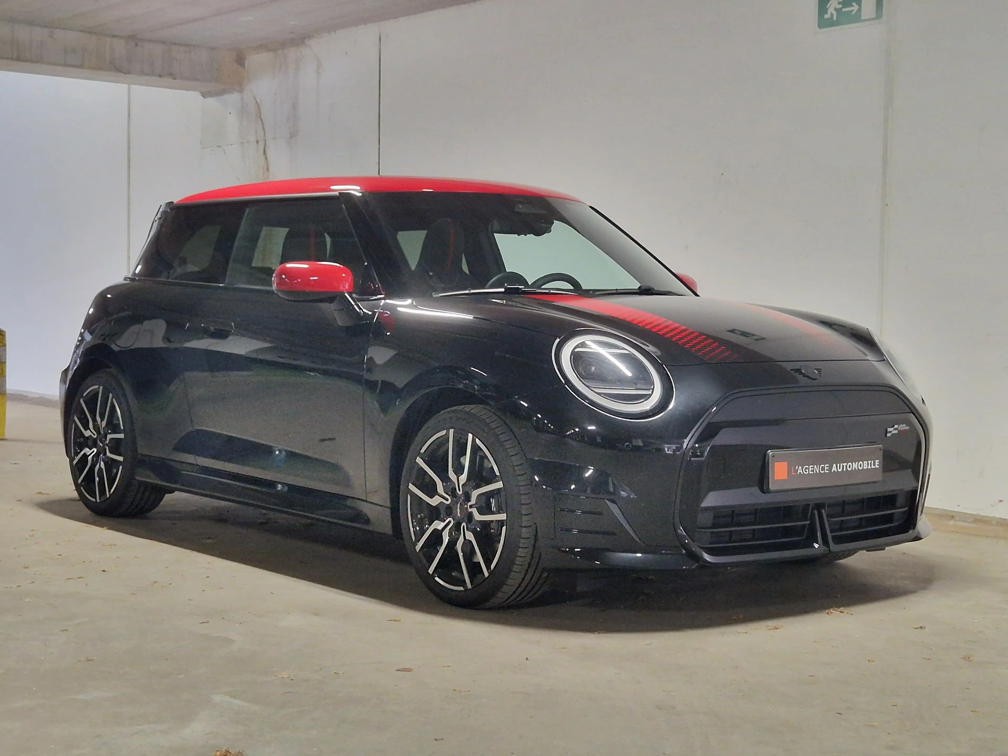 MINI Cooper E Pack John Cooper Works - Garantie 02/2028 — photo 3