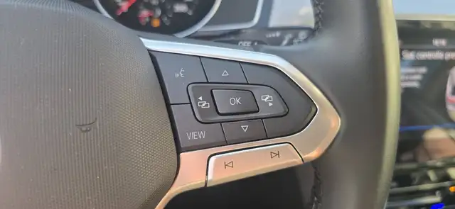Volkswagen Passat view 14