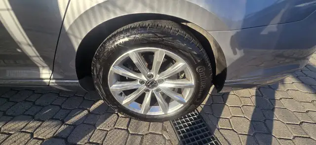 Volkswagen Passat view 7