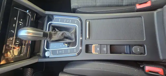 Volkswagen Passat view 12
