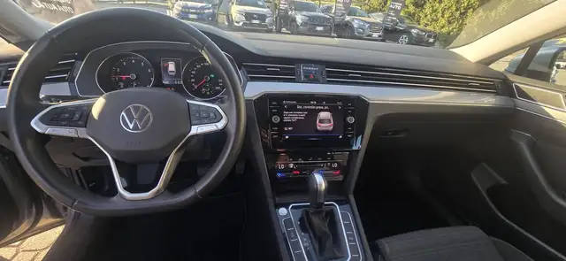 Volkswagen Passat view 10