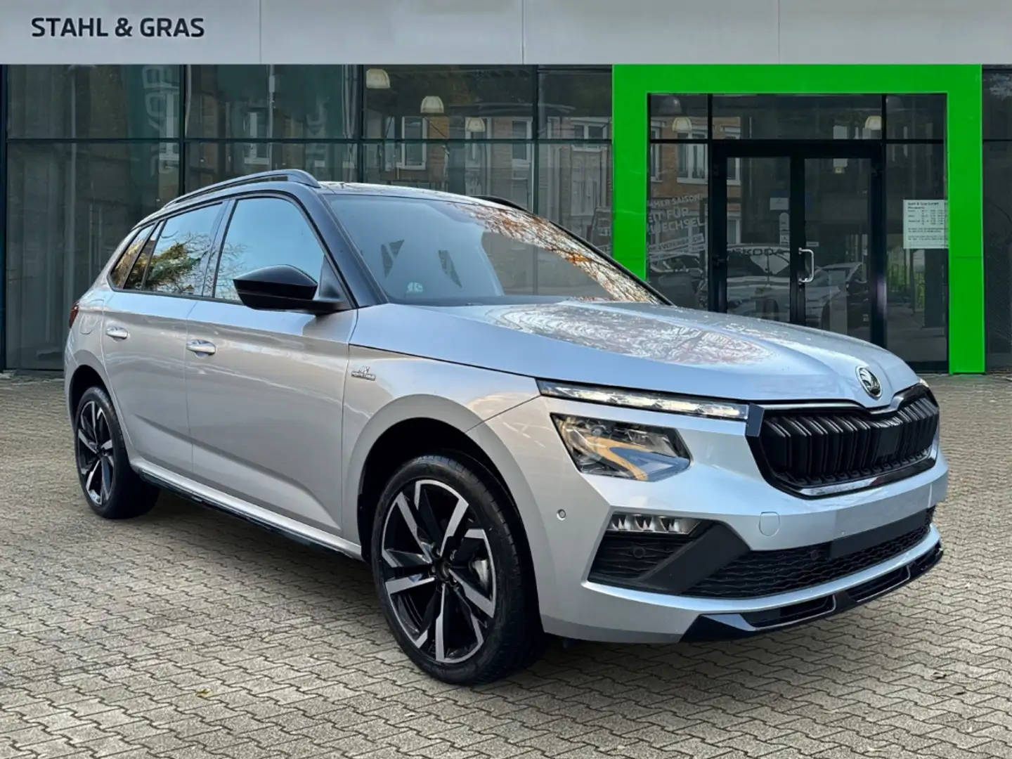 Skoda Kamiq Monte Carlo 1,5 TSI  Sportpaket AHK-klappbar Panor Argent - 1